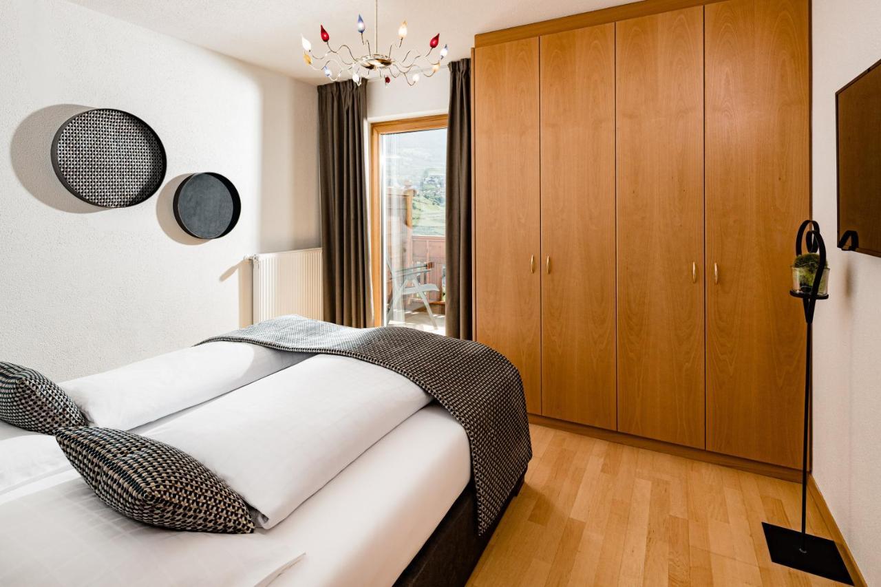 Hotel Brunnhofer Tirolo Exteriör bild