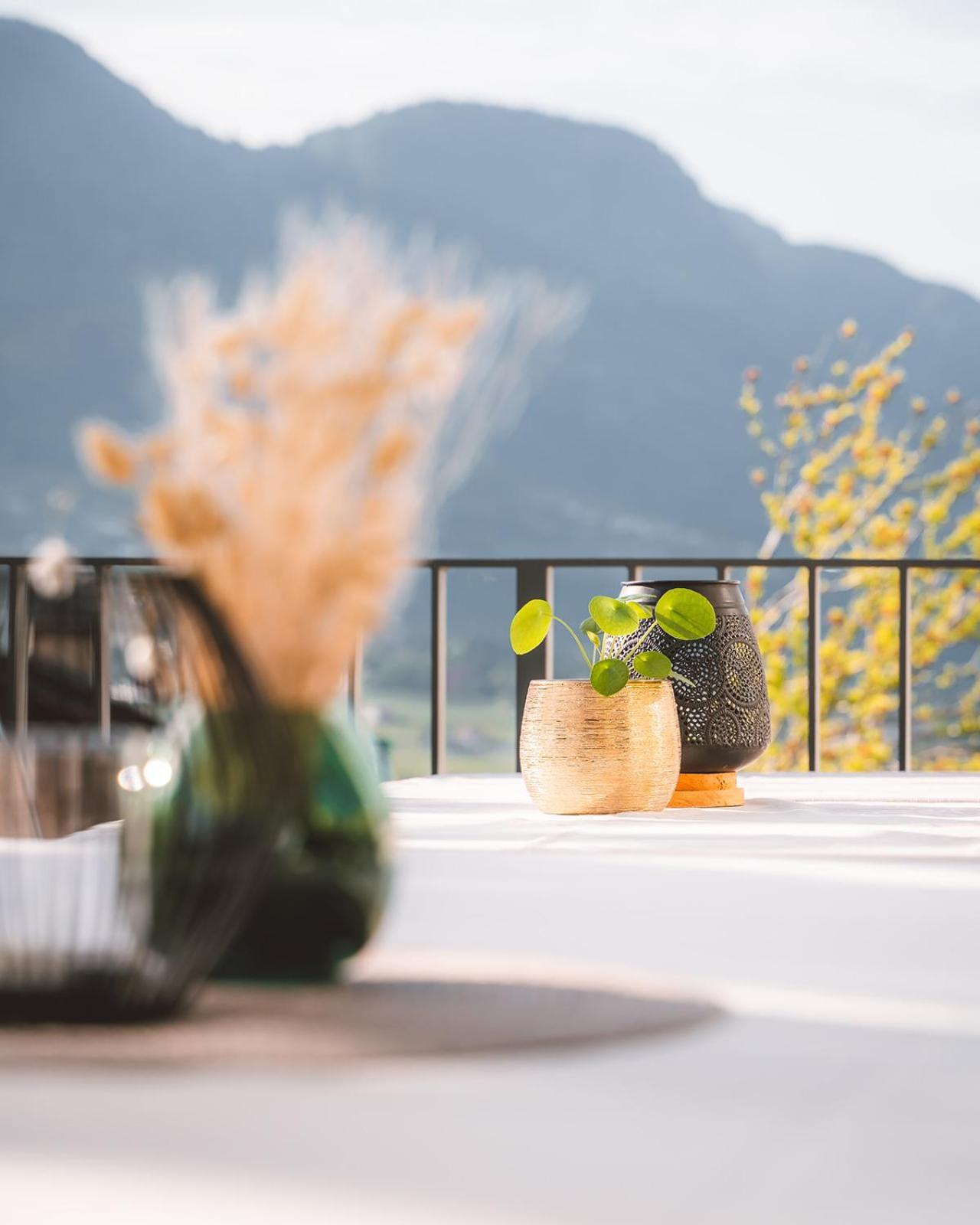 Hotel Brunnhofer Tirolo Exteriör bild