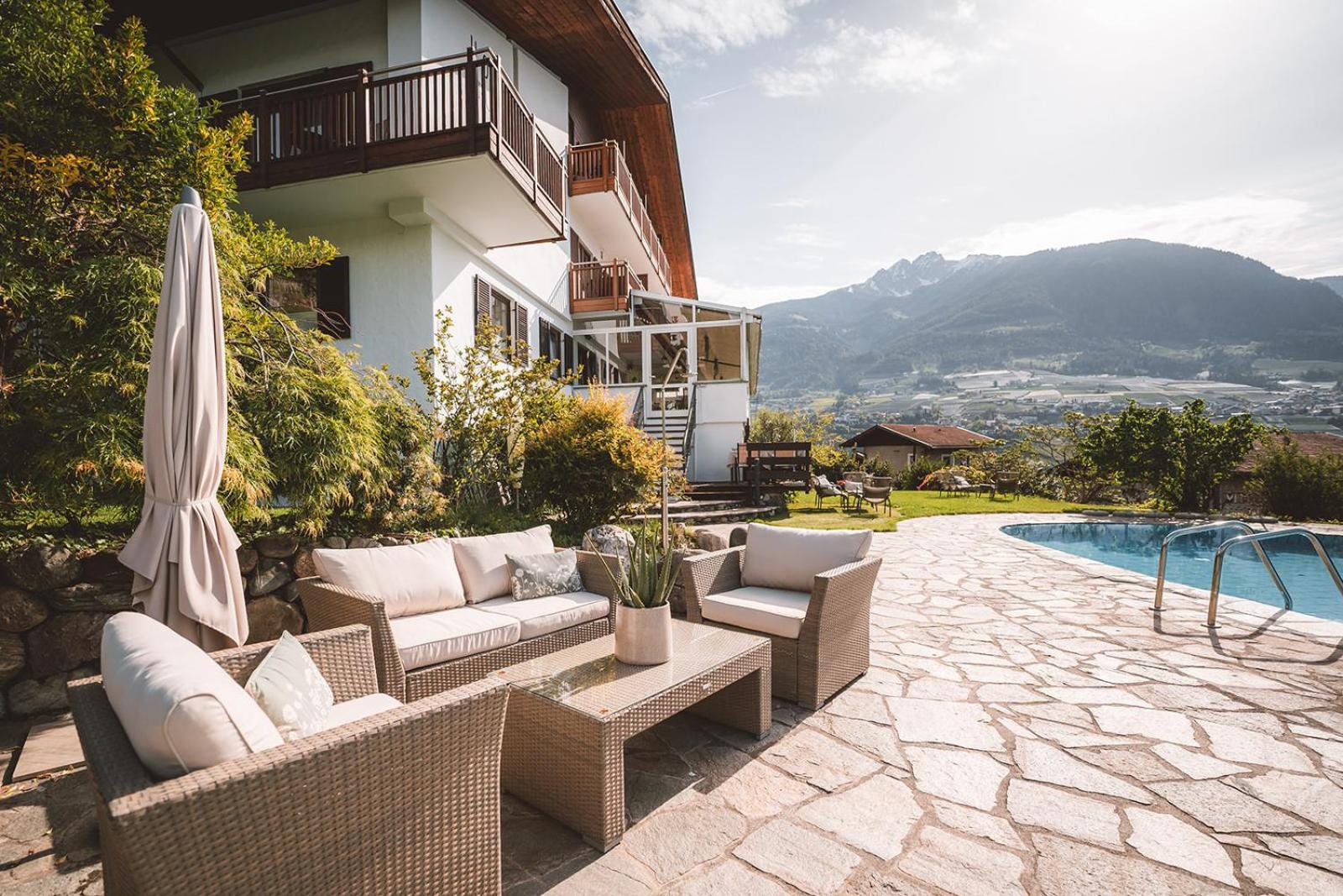 Hotel Brunnhofer Tirolo Exteriör bild