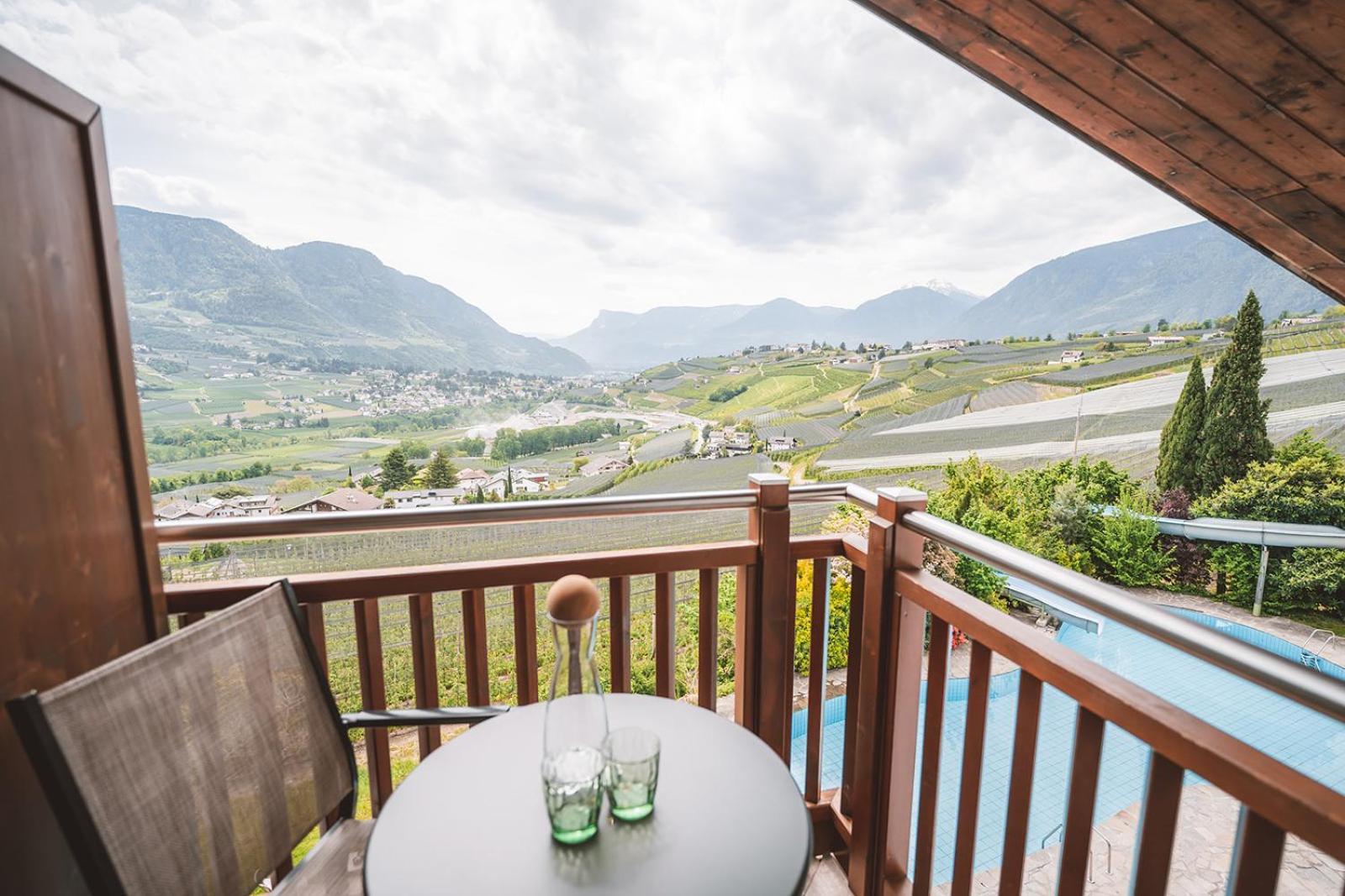 Hotel Brunnhofer Tirolo Exteriör bild